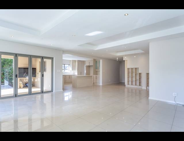 5 BEDROOM FREESTANDING TO LET IN STONEHURST MOUNTAIN ESTATE